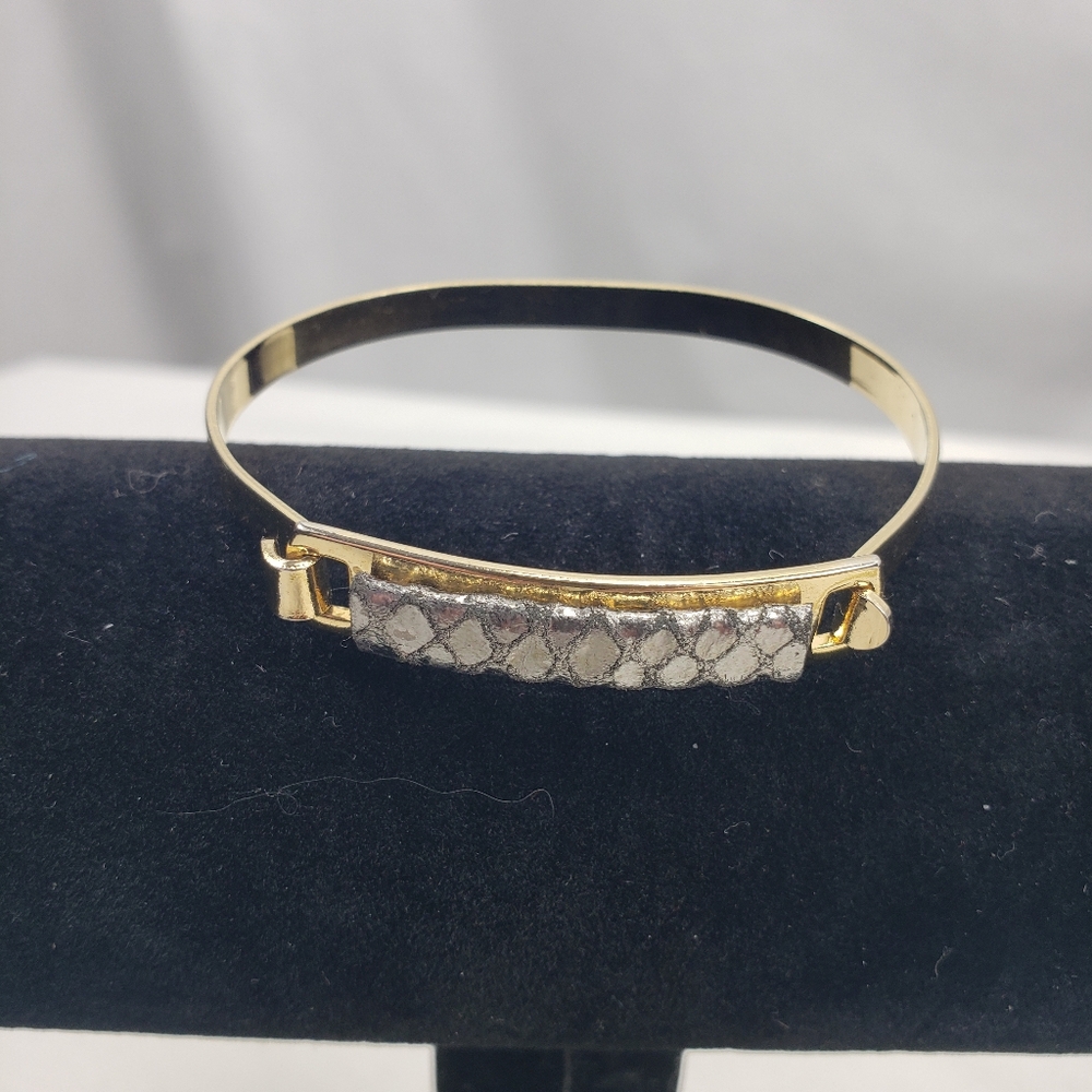 a. v. max bracelet